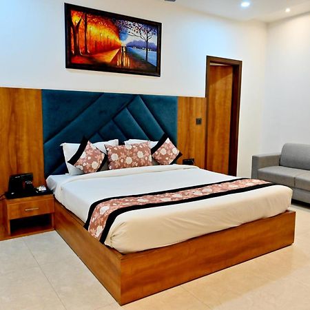 Hotel Elite - 5 Mins From Golden Temple Amritsar Zimmer foto